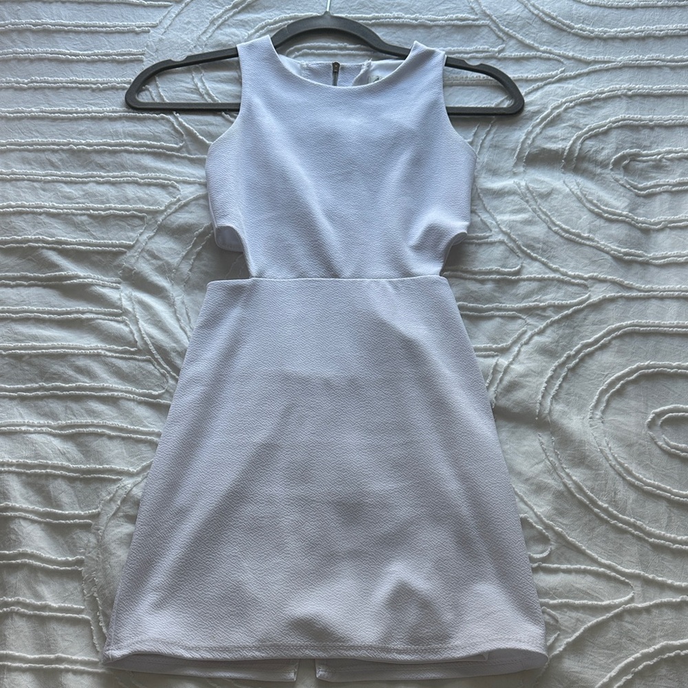 Bloomingdale's Classic White Formal Dress